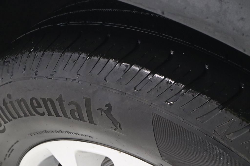 Used 2022 Ford Escape SE w/ Cold Weather Package image 19