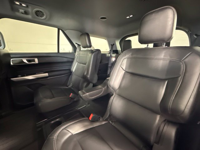 Used 2021 Ford Explorer XLT w/ Equipment Group 202A AWD/4WD image 28