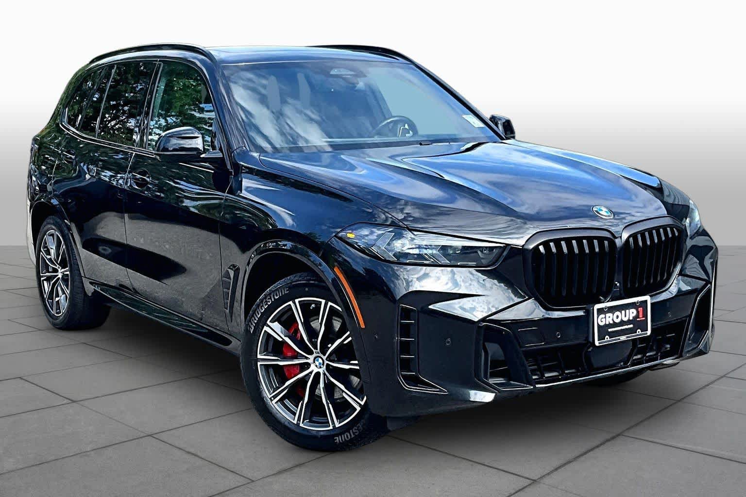 Used 2024 BMW X5 xDrive40i w/ M Sport Package AWD/4WD image 3