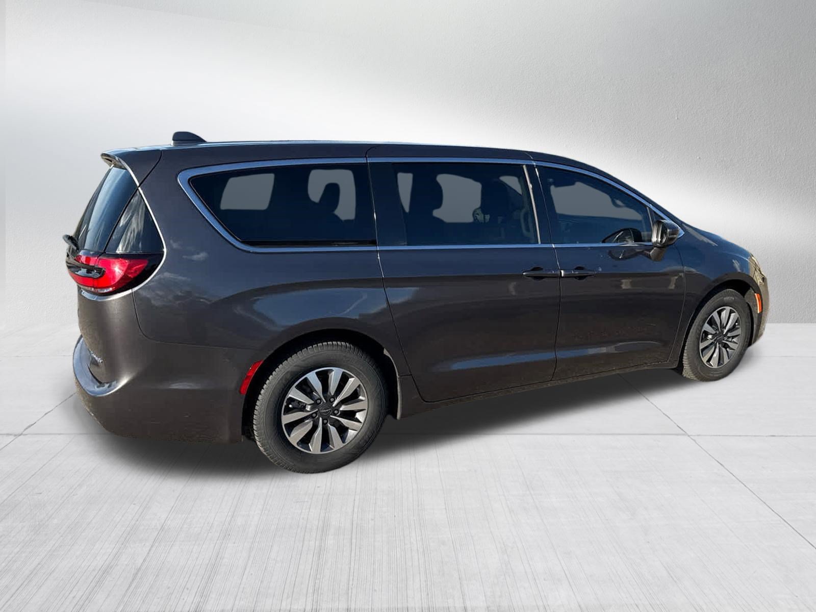 Used 2022 Chrysler Pacifica Touring-L FWD image 8