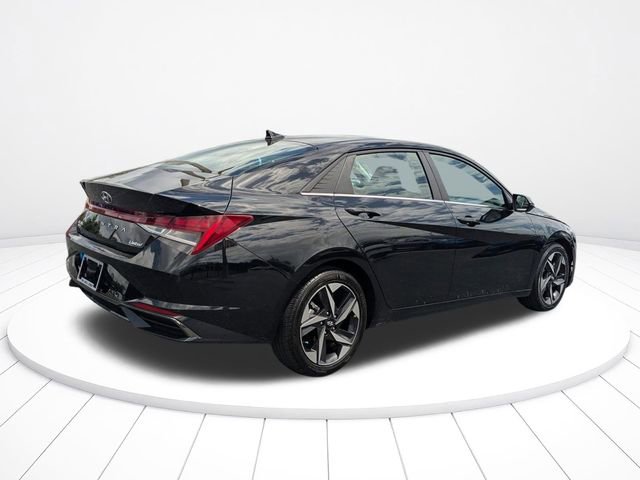 Used 2021 Hyundai Elantra Limited image 3