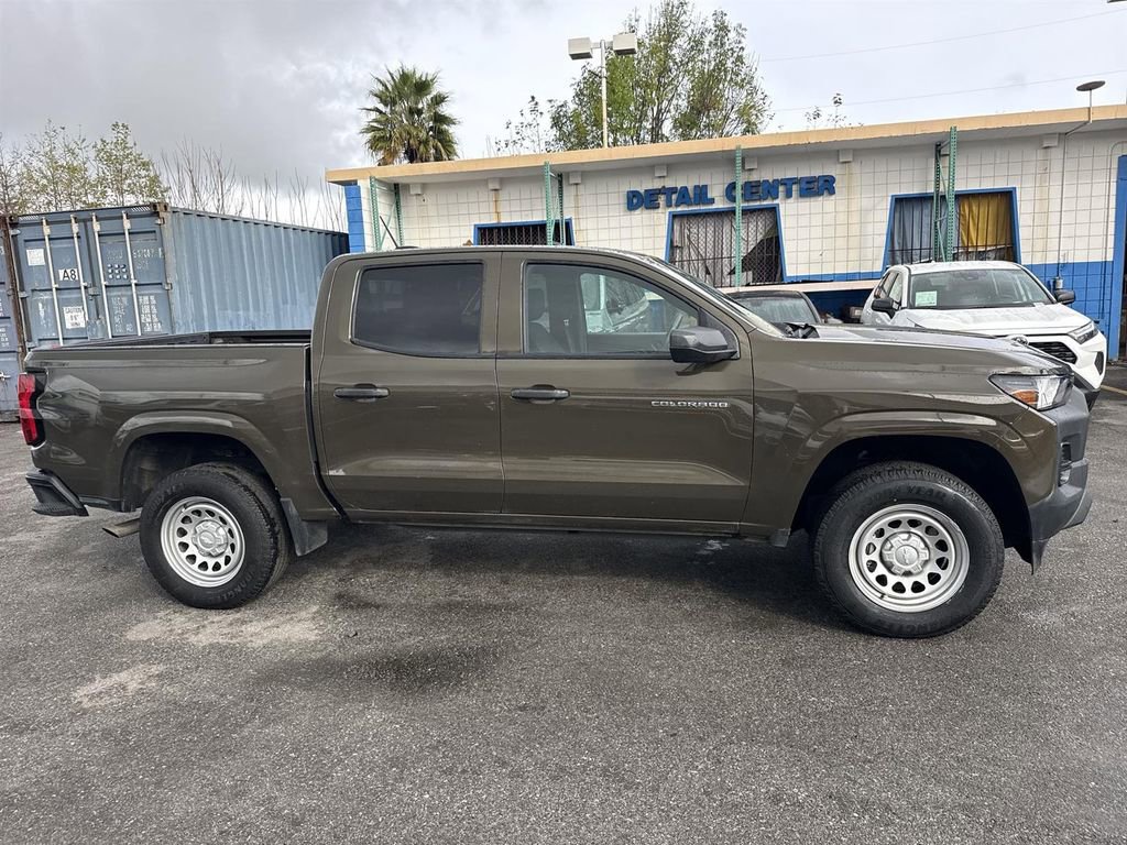 Used 2024 Chevrolet Colorado W/T image 2