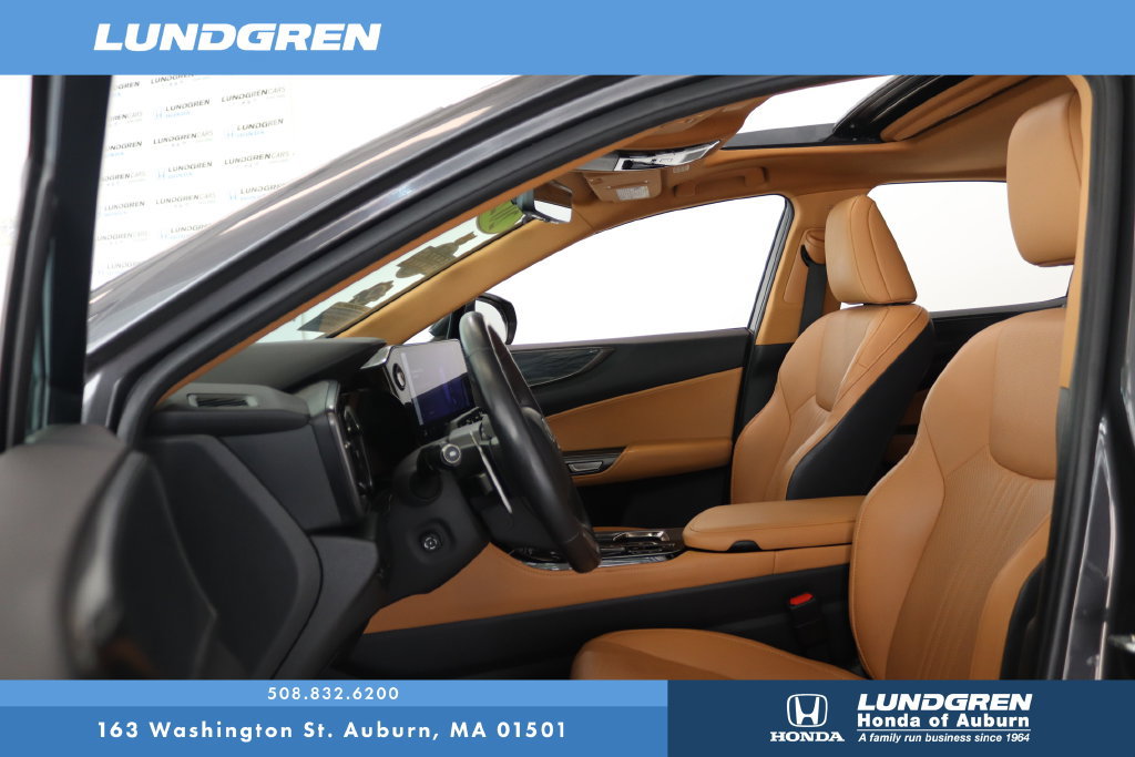 Used 2024 Lexus NX 350h AWD w/ Vision Package image 12