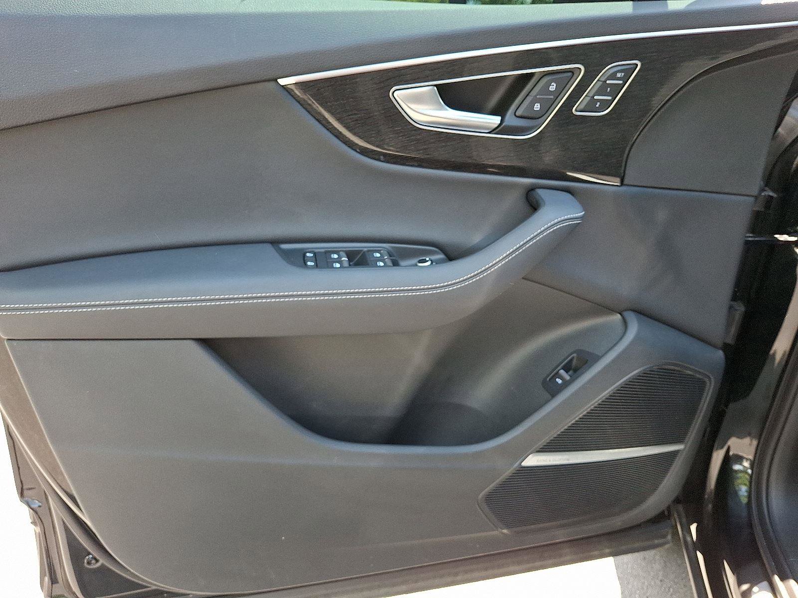 Used 2025 Audi Q7 3.0T Premium Plus image 12