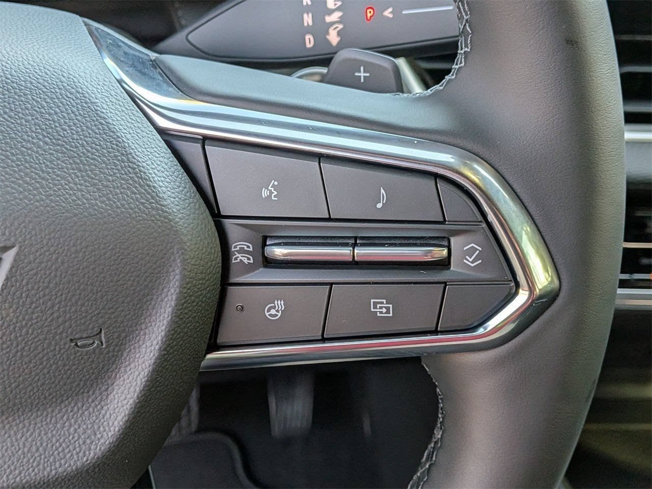 New 2026 Chevrolet Equinox LT w/ Midnight Edition FWD image 12
