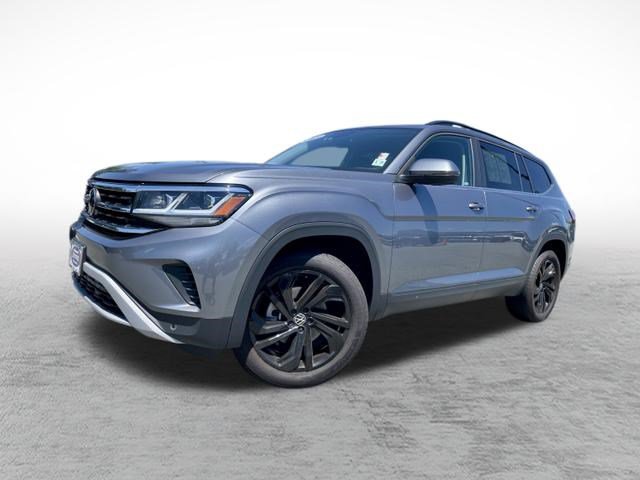 Used 2023 Volkswagen Atlas SE w/ Black Wheel Package