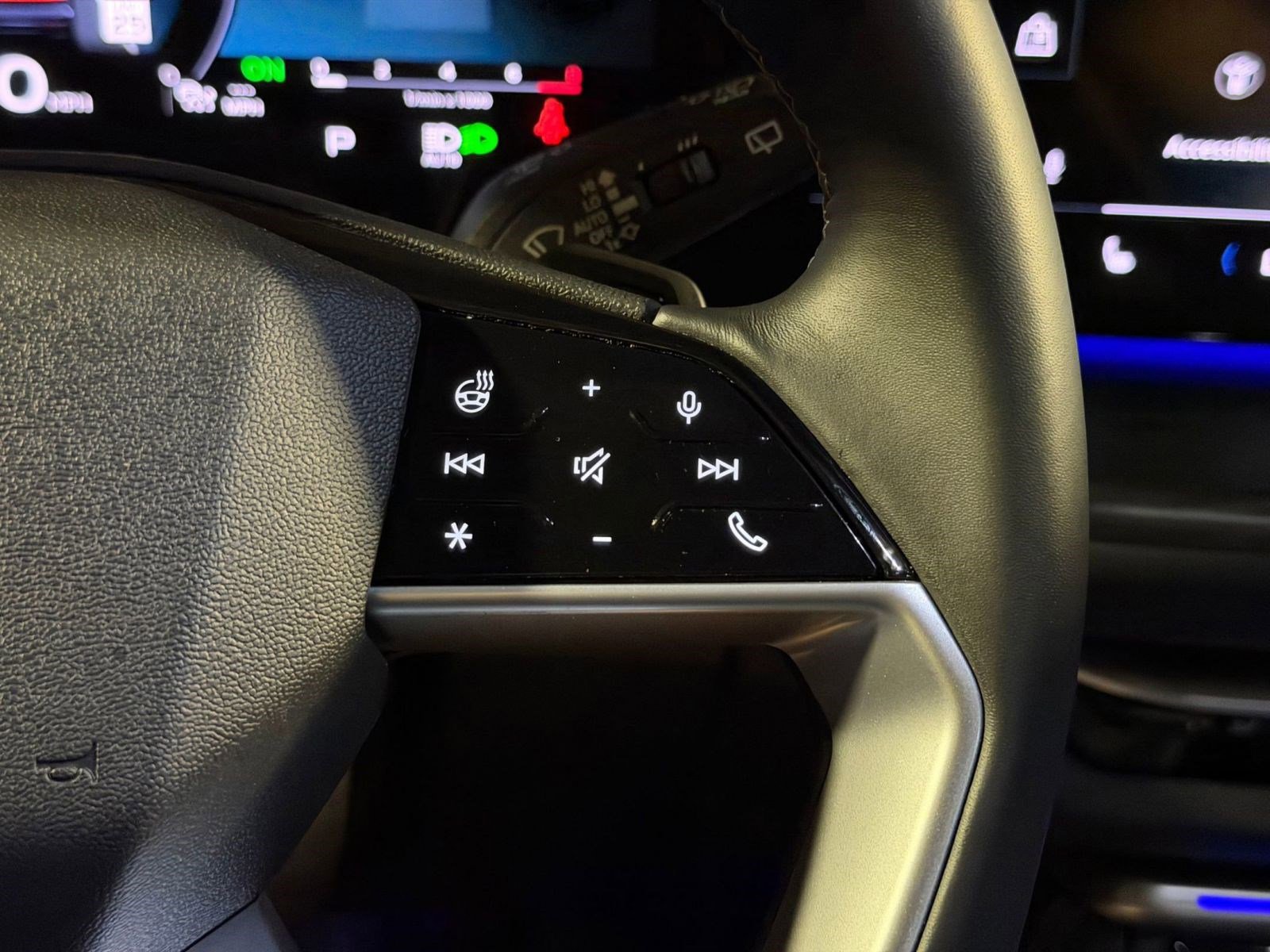 Certified 2025 Audi Q5 Premium w/ Convenience Package image 17