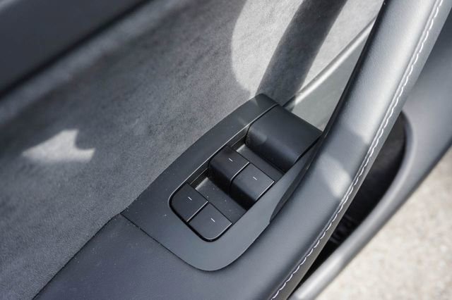 Used 2025 Tesla Model Y Long Range image 13