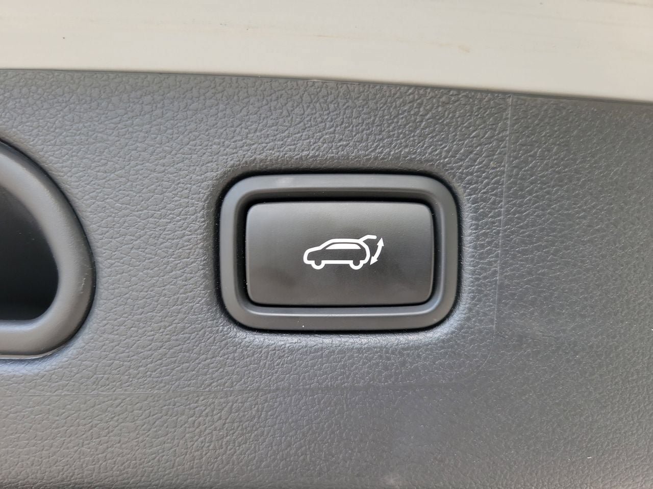 Used 2019 Hyundai Tucson Ultimate w/ Cargo Package FWD image 8