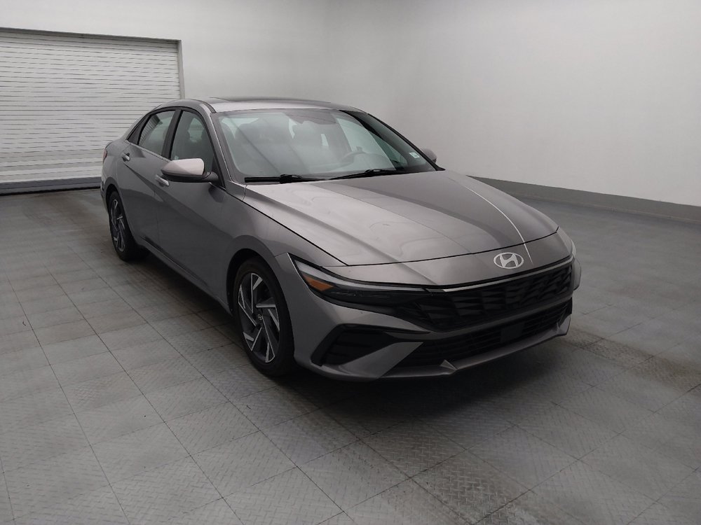 Used 2025 Hyundai Elantra SEL FWD image 13