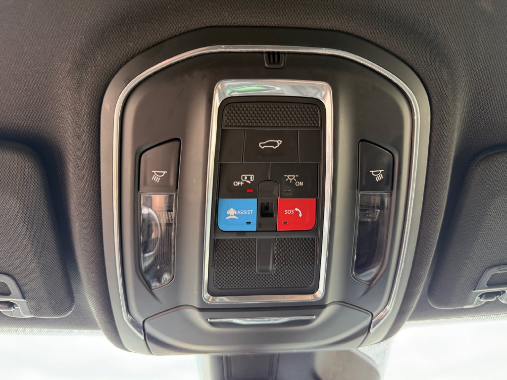Used 2024 Jeep Grand Cherokee Altitude RWD image 47