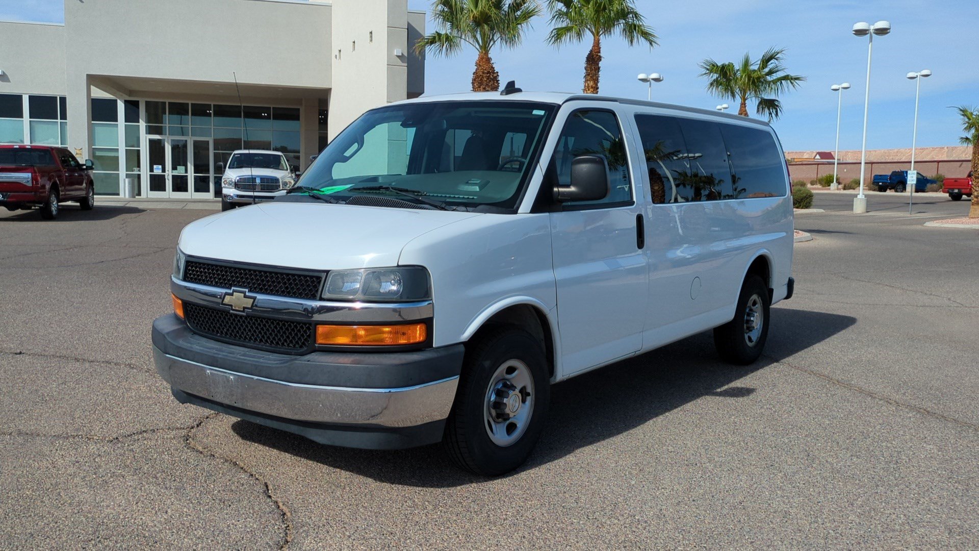 Used 2019 Chevrolet Express 2500 LT w/ LT Preferred Equipment Group RWD image 7