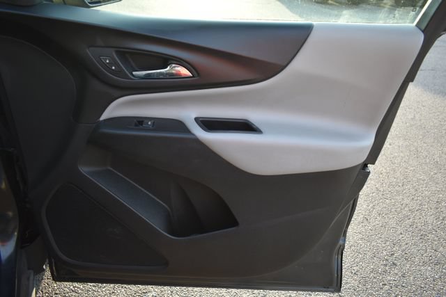 Used 2019 Chevrolet Equinox LS AWD/4WD image 37