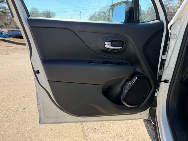 Used 2023 Jeep Renegade Altitude image 15