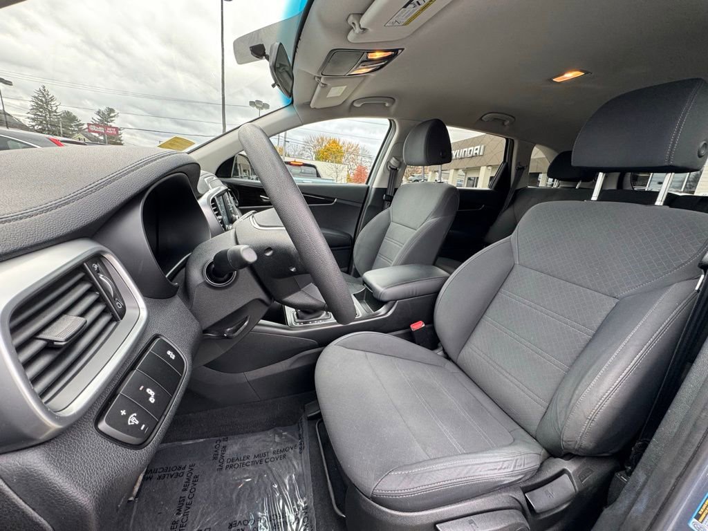 Used 2020 Kia Sorento LX image 19