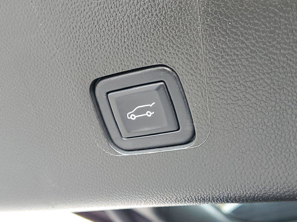 Used 2023 Chevrolet Traverse LT FWD image 31