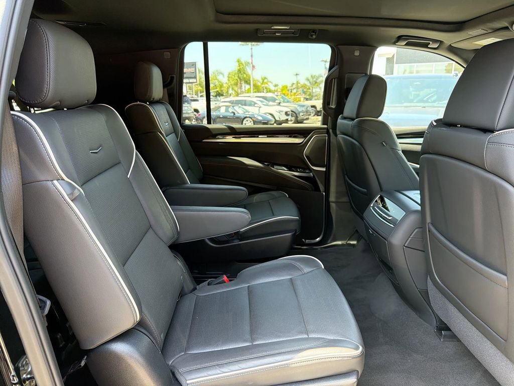 Certified 2025 Cadillac Escalade ESV Premium Luxury RWD image 31