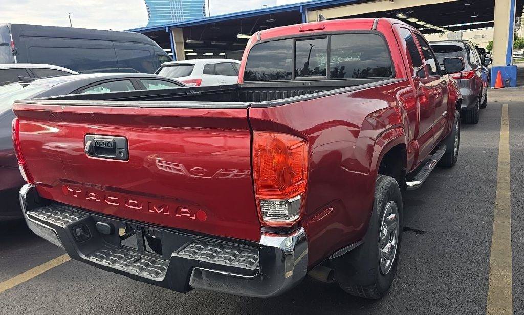 Used 2017 Toyota Tacoma SR5 RWD image 8