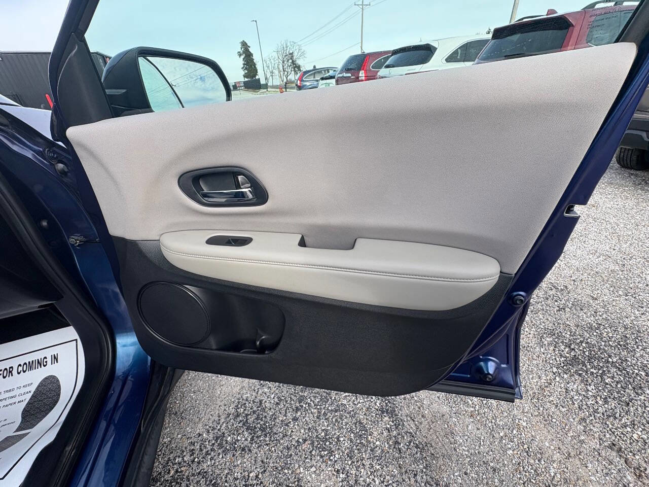 Used 2017 Honda HR-V LX image 41