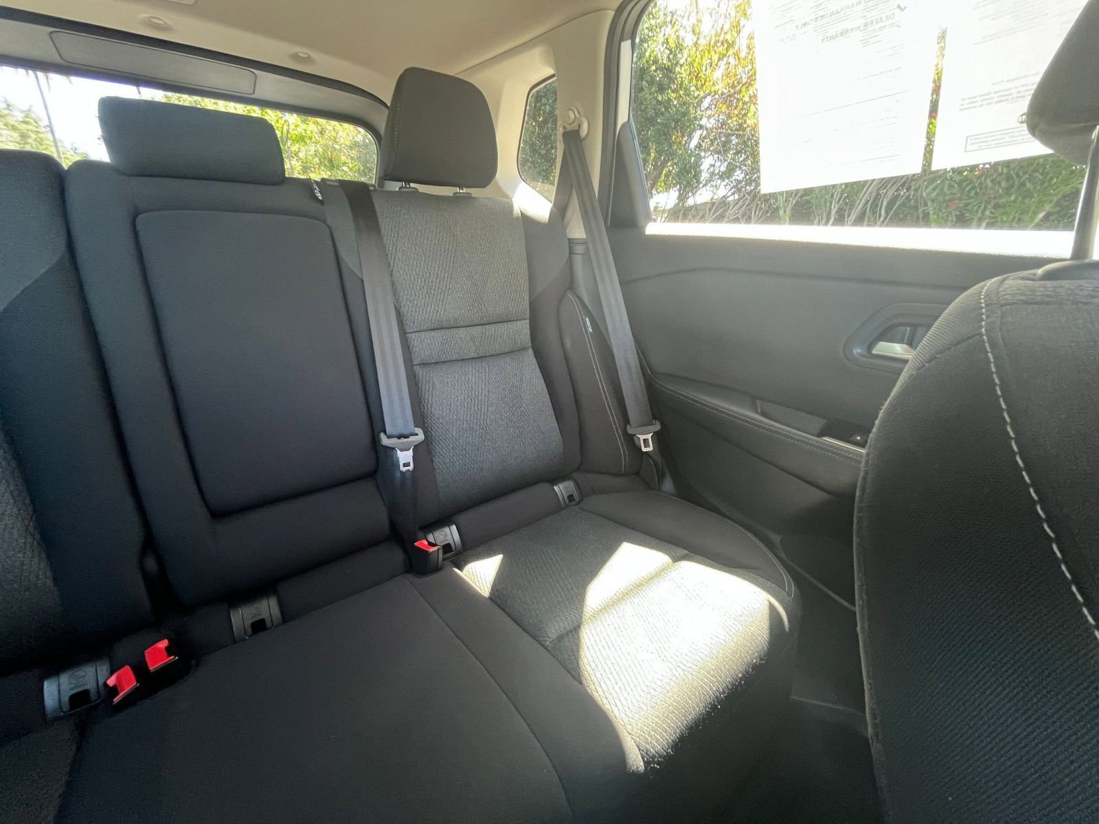 Used 2025 Nissan Rogue SV image 39