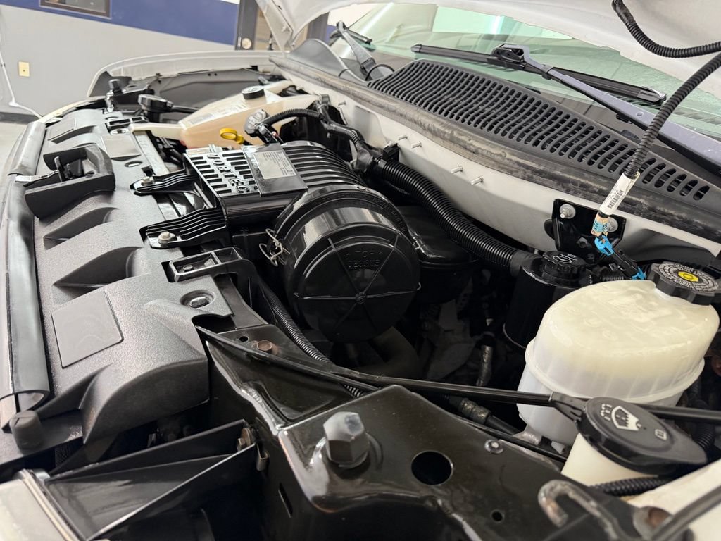 Used 2020 Chevrolet Express 3500 LT w/ LT Preferred Equipment Group RWD image 5