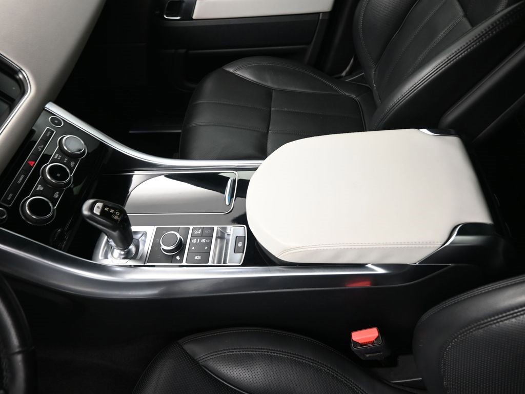 Used 2016 Land Rover Range Rover Sport HSE image 9