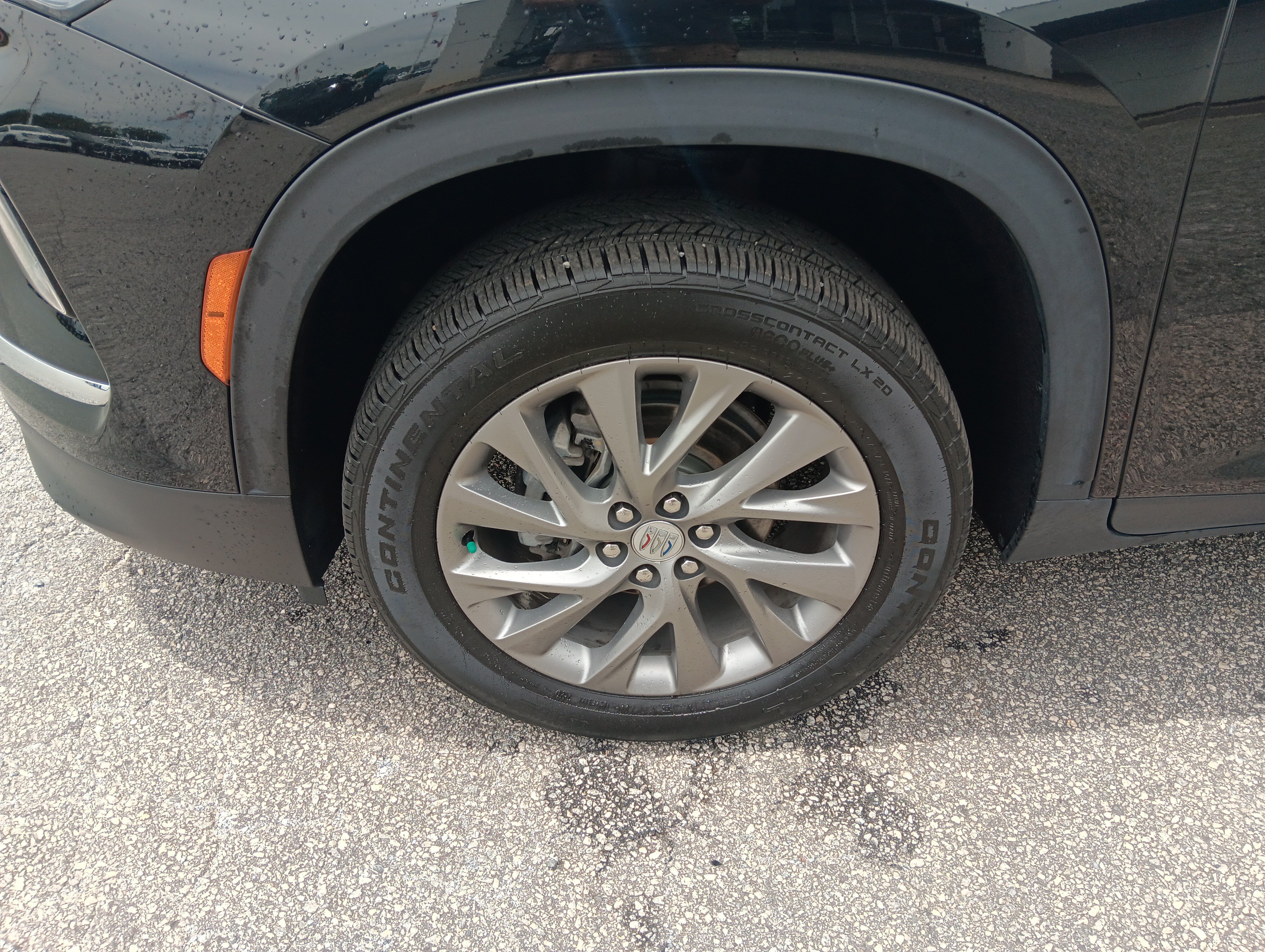 Used 2025 Buick Enclave Preferred AWD/4WD image 2