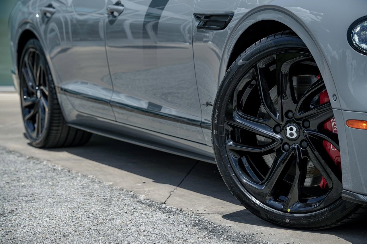 New 2025 Bentley Flying Spur Plug-In Hybrid image 6