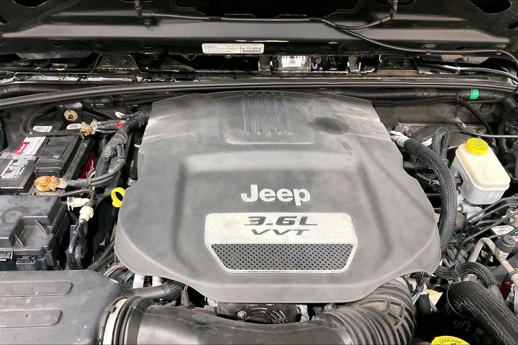 Used 2013 Jeep Wrangler Unlimited Sport image 7