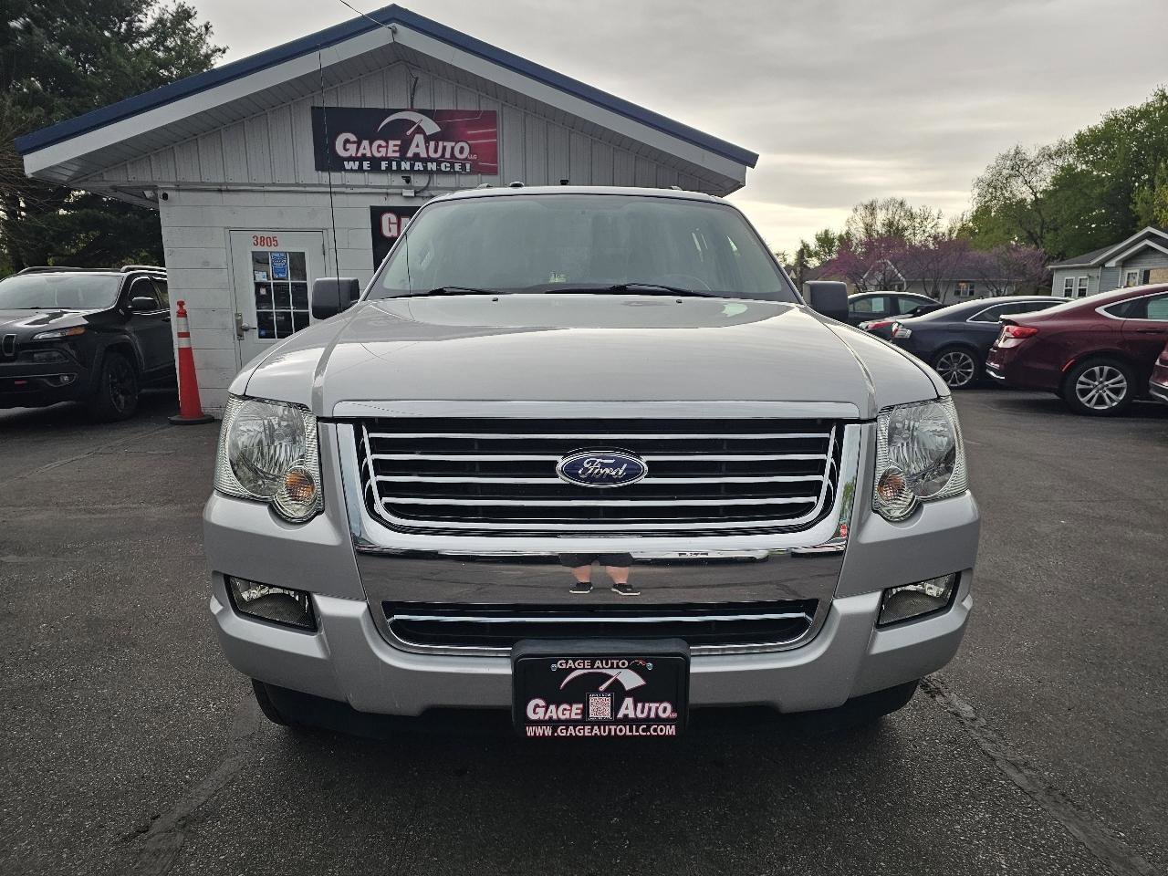 Used 2010 Ford Explorer XLT AWD/4WD image 3