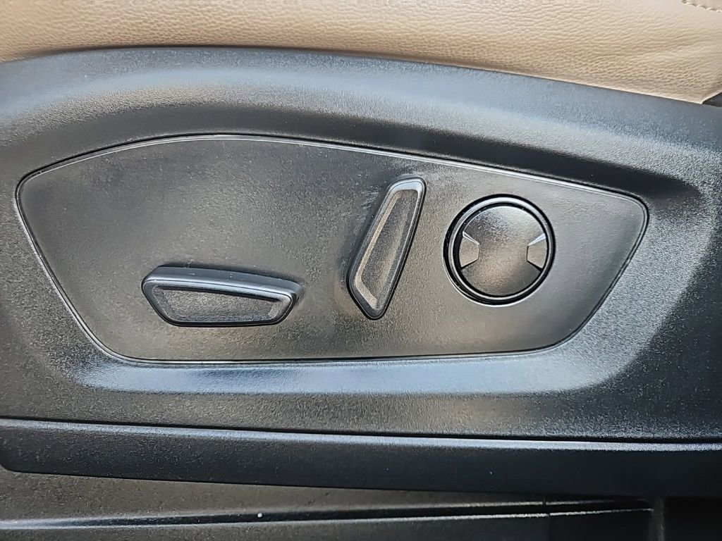 Used 2023 Ford Explorer Limited image 17