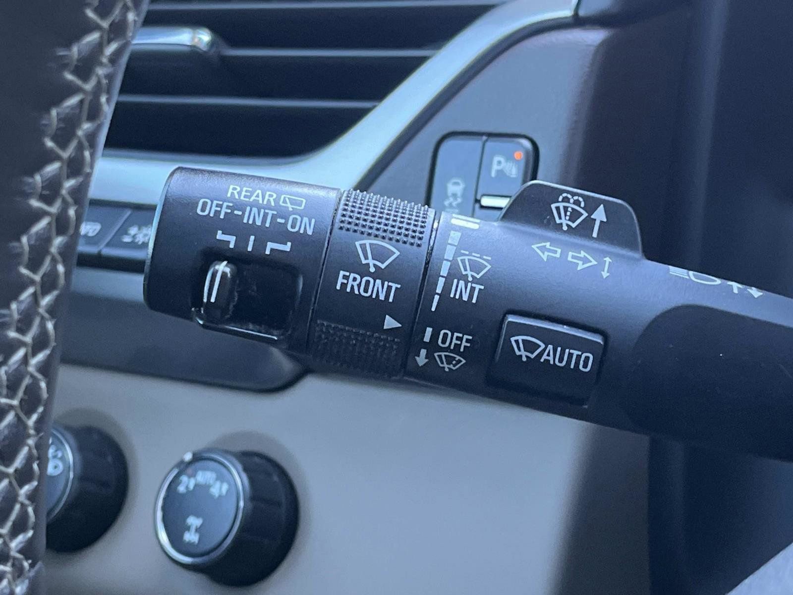 Used 2018 Chevrolet Suburban Premier image 40