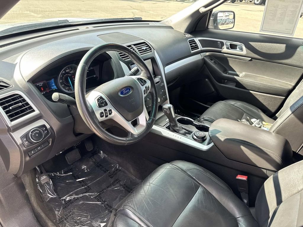 Used 2015 Ford Explorer XLT w/ Equipment Group 202B image 15