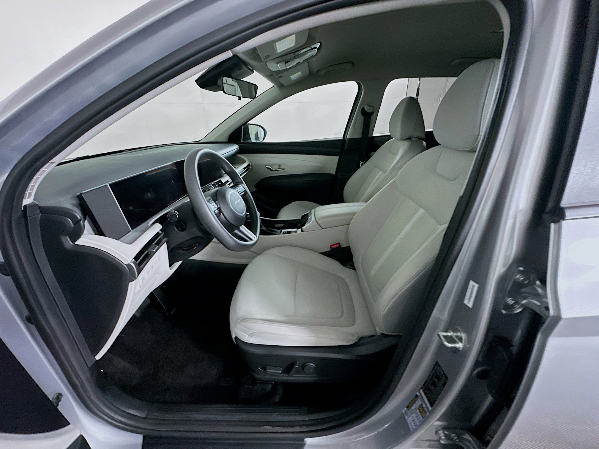 Used 2025 Hyundai Tucson SEL FWD image 13