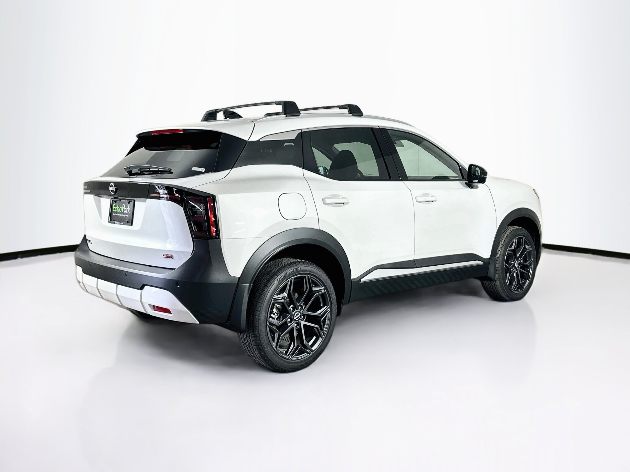 Used 2026 Nissan Kicks SR w/ Illumination Package FWD image 9