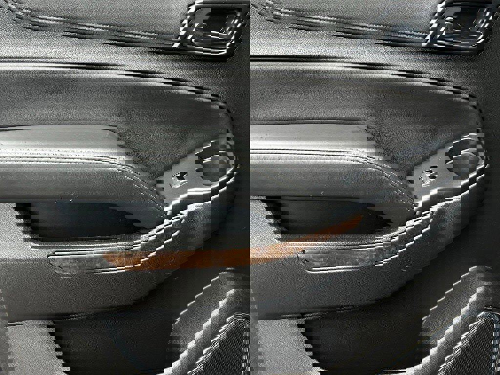 Used 2019 Chevrolet Suburban LT image 10