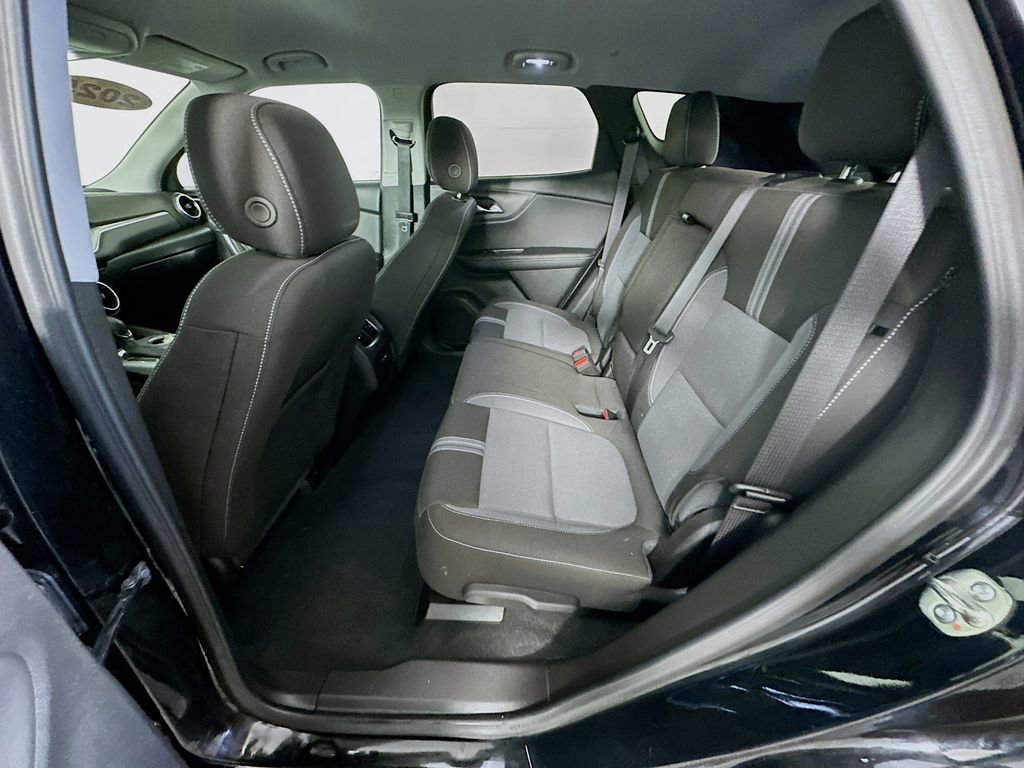 Used 2025 Chevrolet Blazer LT image 32