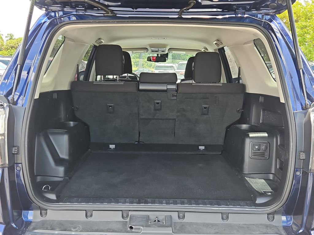 Used 2020 Toyota 4Runner SR5 image 6