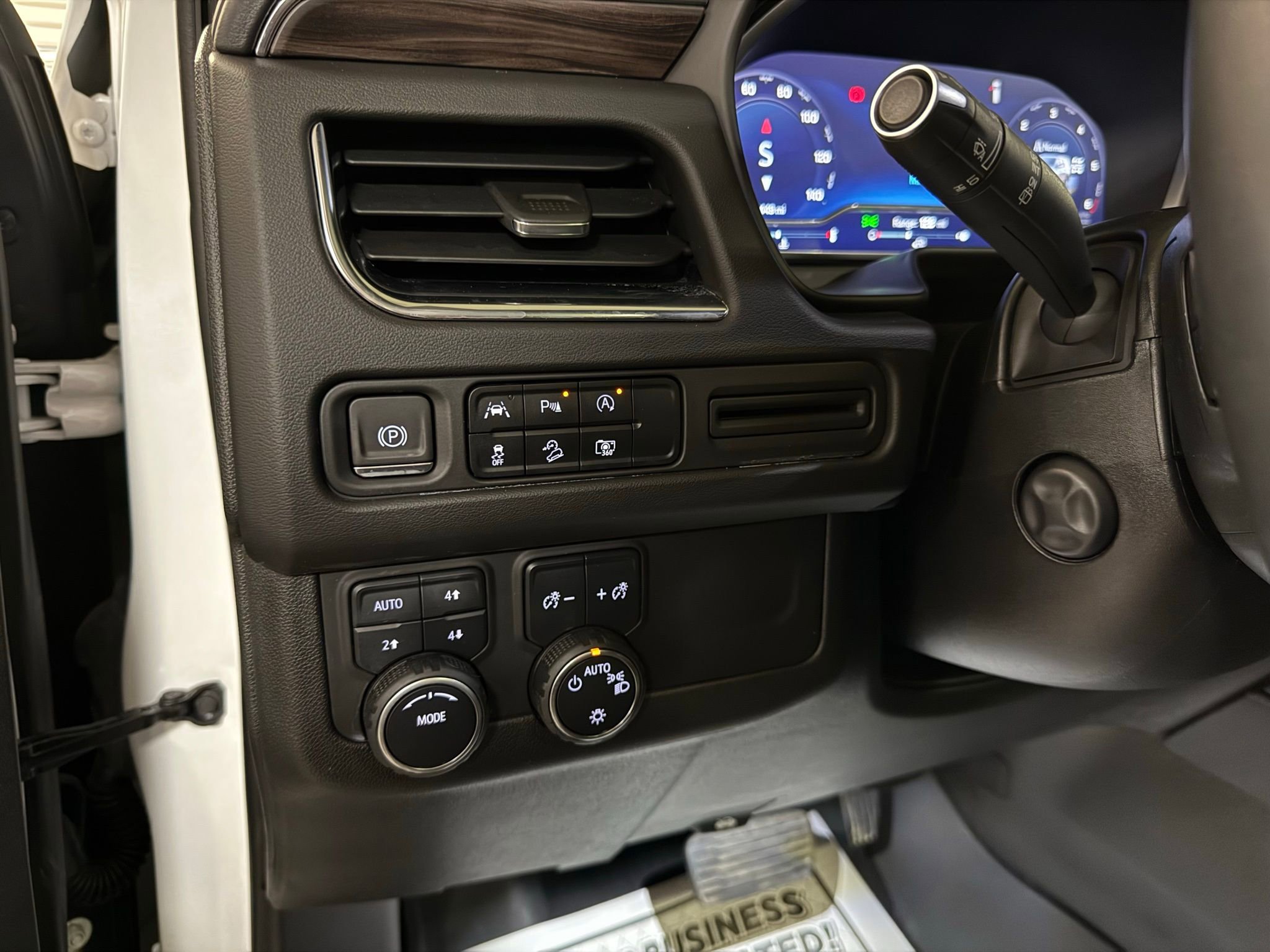 Used 2023 Chevrolet Tahoe Z71 image 46