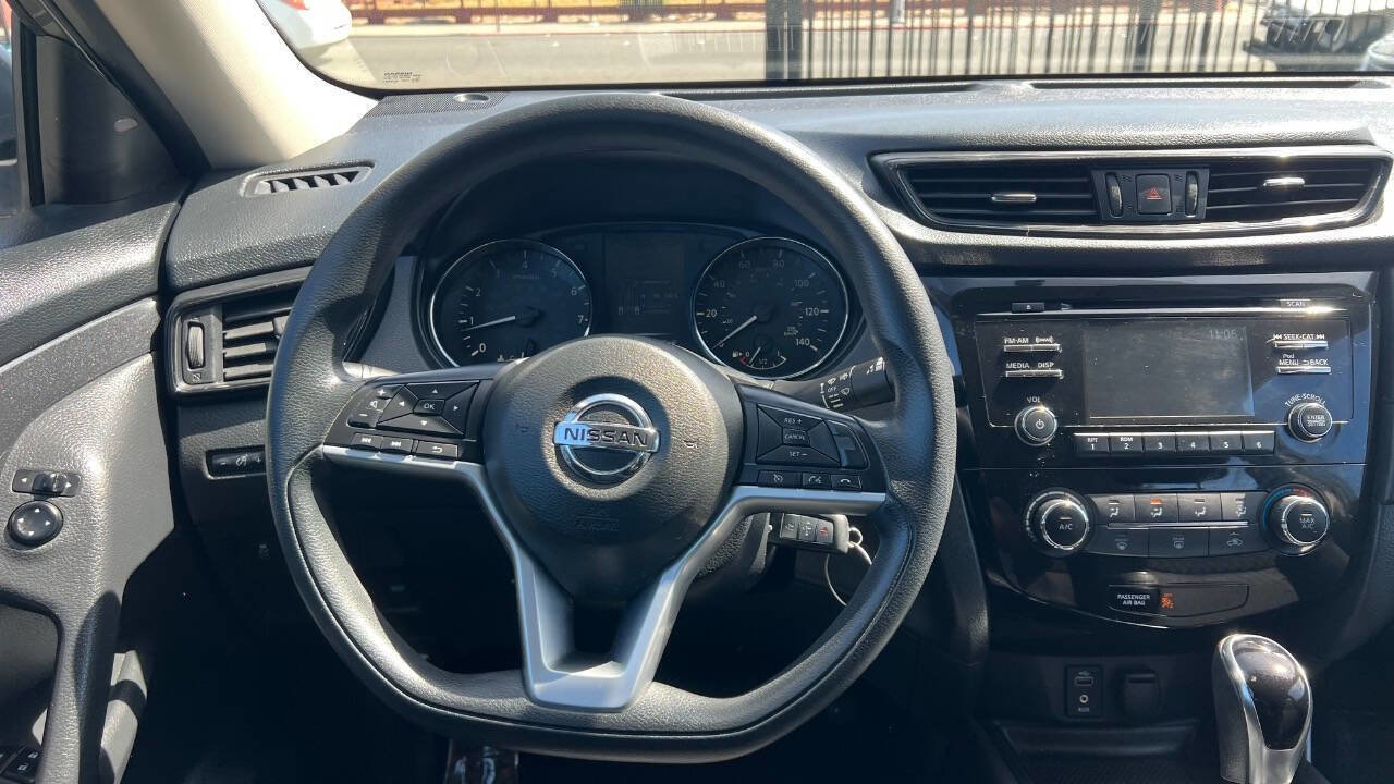 Used 2017 Nissan Rogue S image 11