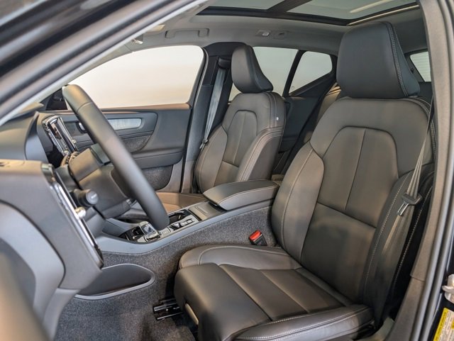 New 2026 Volvo XC40 B5 Plus w/ Protection Package Premier image 11