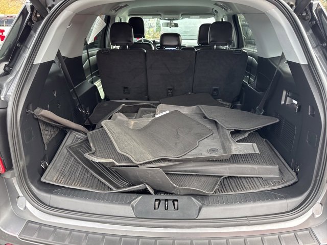 Used 2022 Ford Explorer XLT w/ Equipment Group 202A image 12