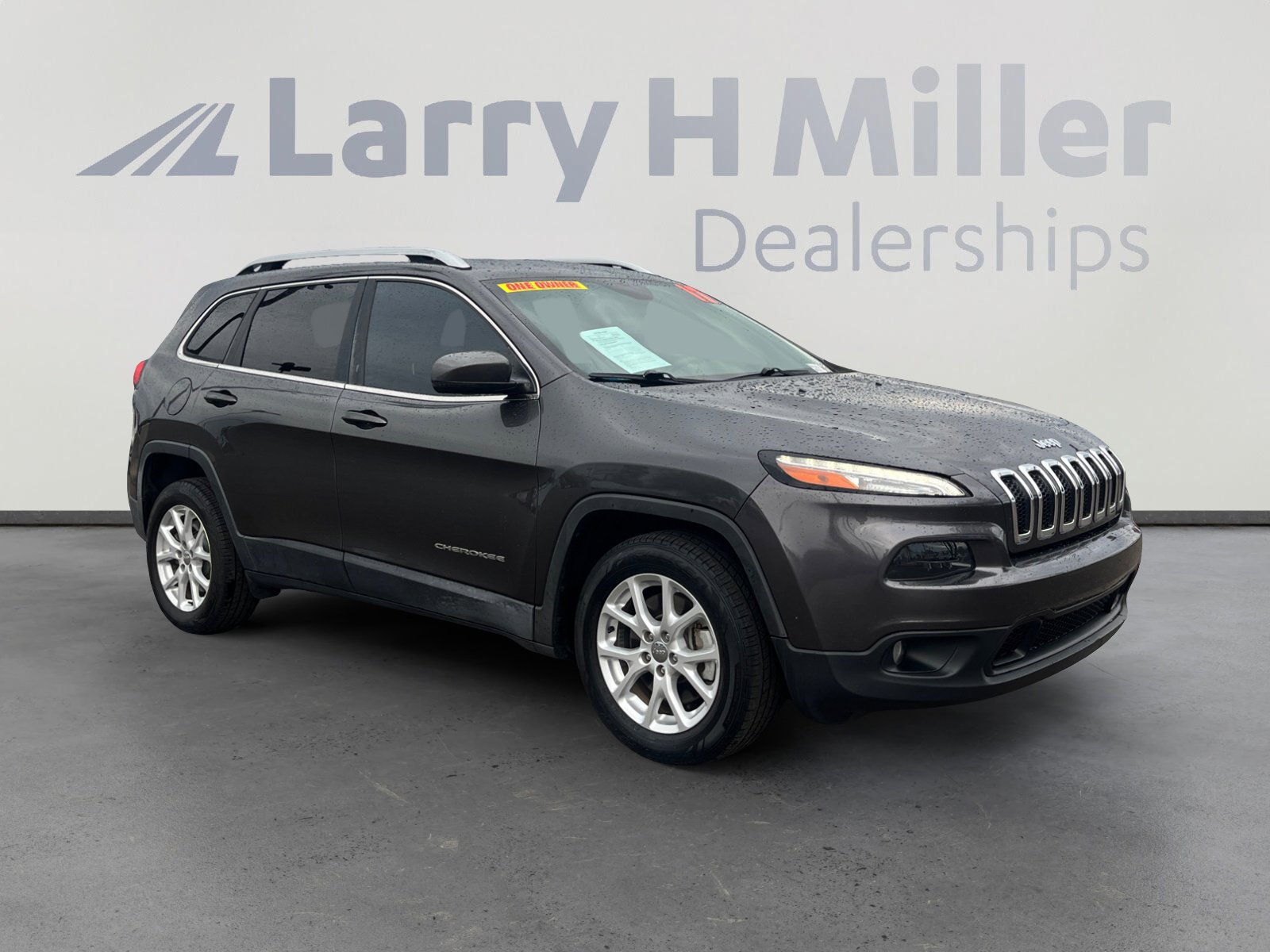 Used 2017 Jeep Cherokee Latitude w/ Safety/Convenience Group image 7