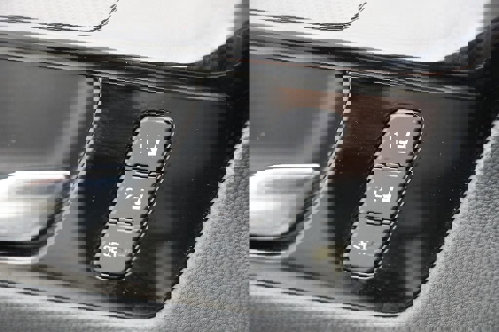 Used 2025 Honda CR-V EX-L image 28