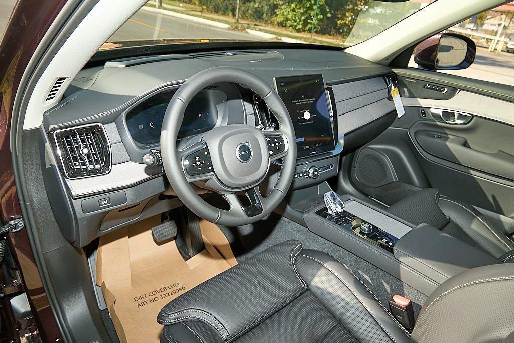 New 2026 Volvo XC90 B5 Ultra w/ Protection Package AWD/4WD image 12
