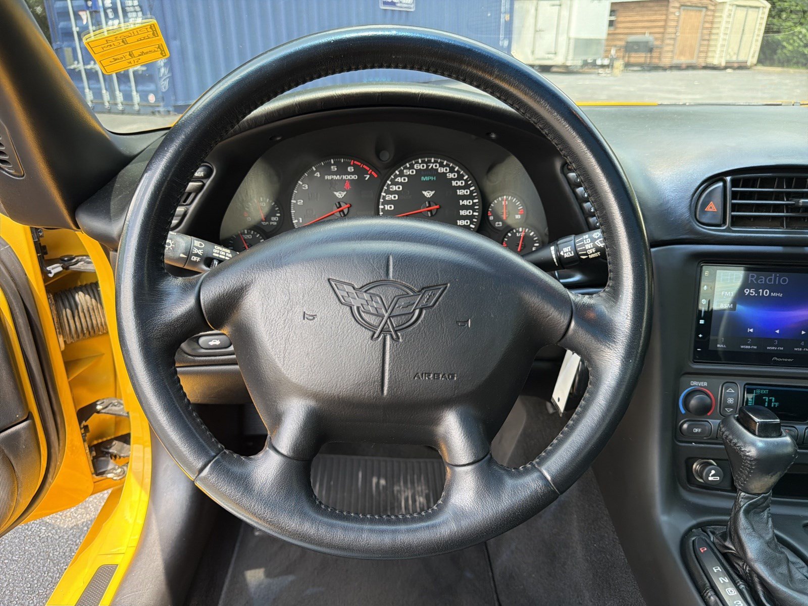 Used 2000 Chevrolet Corvette Coupe w/ Roof Pkg RWD image 18