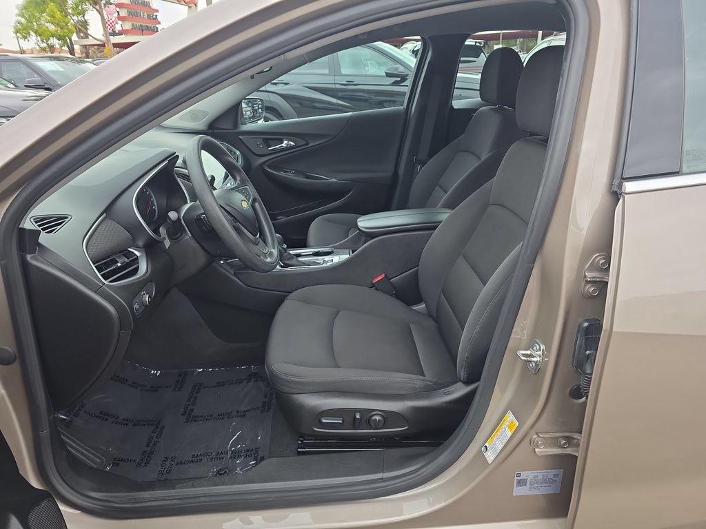 Used 2023 Chevrolet Malibu LT w/ Driver Confidence Package FWD image 9