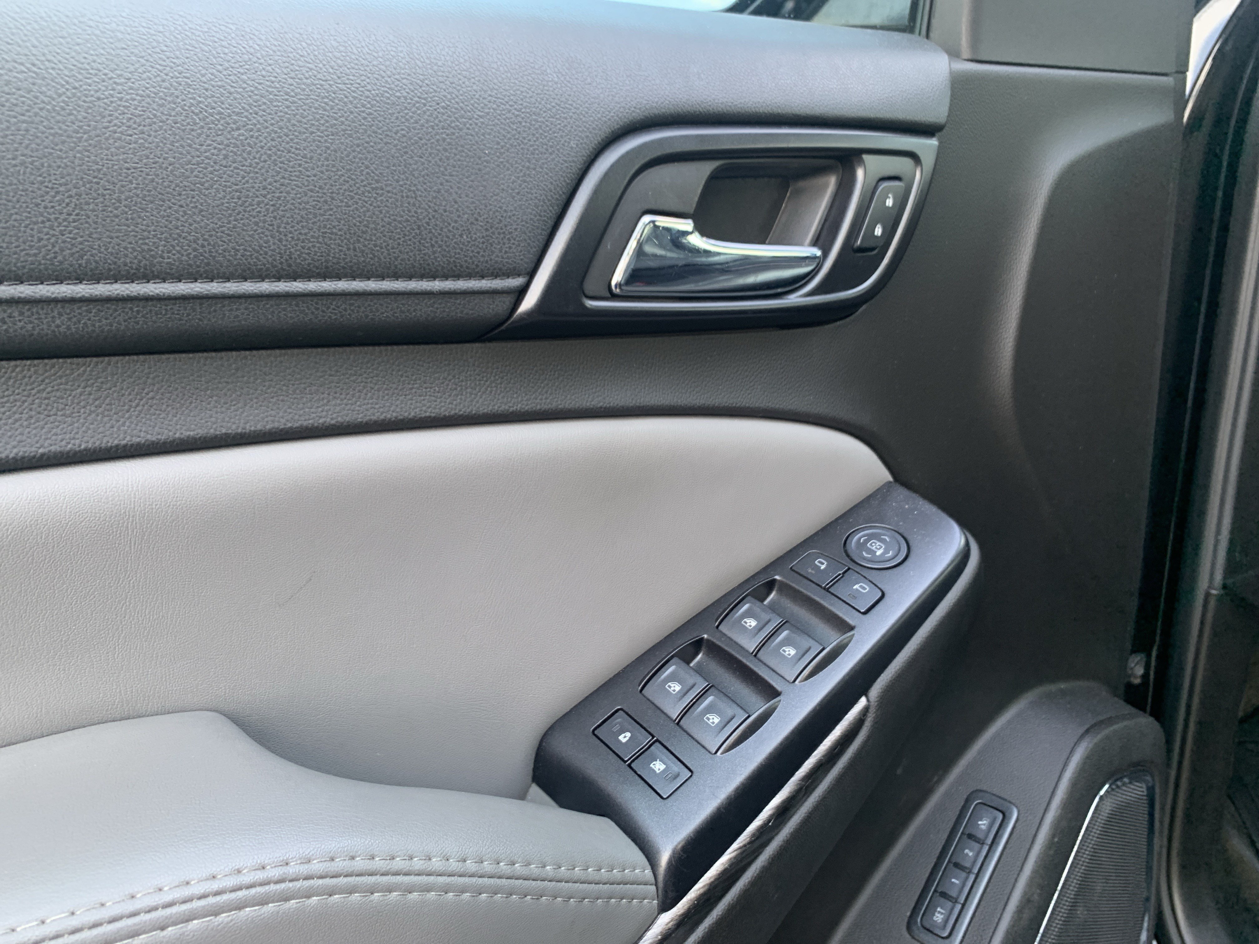 Used 2017 Chevrolet Tahoe LT RWD image 15