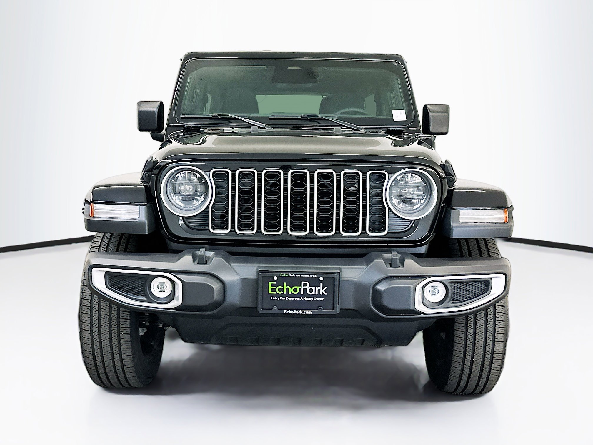 Used 2025 Jeep Wrangler Unlimited Sahara AWD/4WD image 2