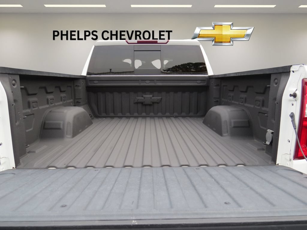 Certified 2019 Chevrolet Silverado 1500 LTZ w/ LTZ Premium Package AWD/4WD image 17